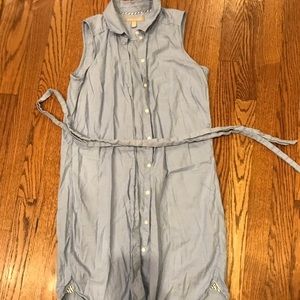 Sleeveless belted button up dress